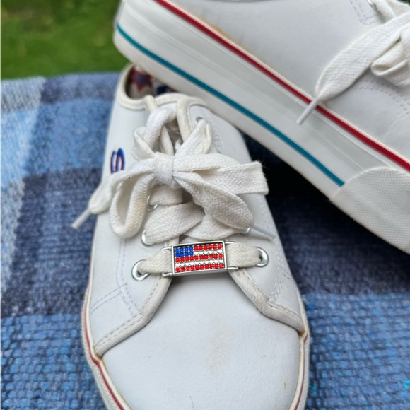 Skechers white Slip-On platform Sneakers with USA 🇺🇸 flag diamond Accents size 7 - Picture 2 of 9